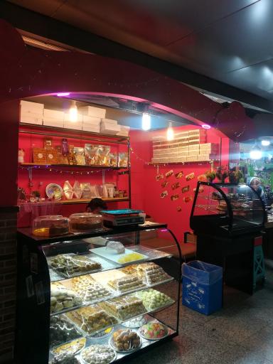 عکس شیرینی سرا ( داخل مترو نوبنیاد)