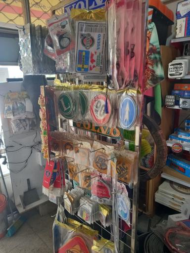 عکس فروشگاه لوکس و تزیینات علی