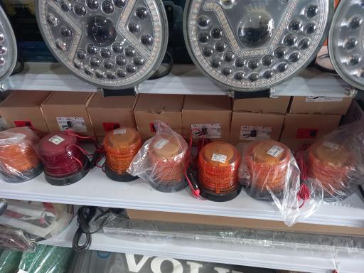 عکس فروشگاه لوکس و تزیینات علی