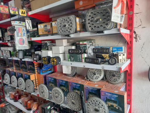 عکس فروشگاه لوکس و تزیینات علی