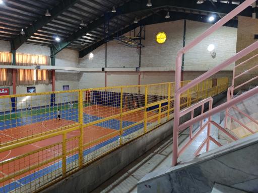عکس سالن ورزشی اوراز