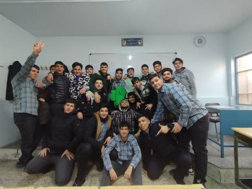 عکس هنرستان فنی پسرانه نمونه دولتی توحید
