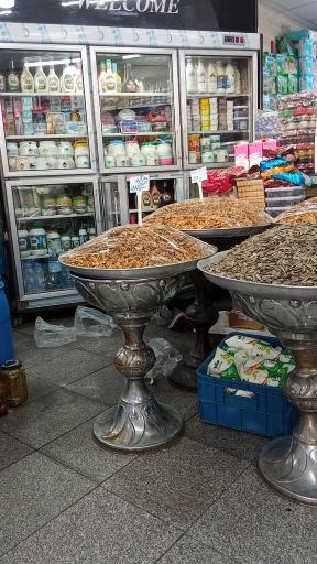 عکس میدان میوه و تره بار ولیعصر