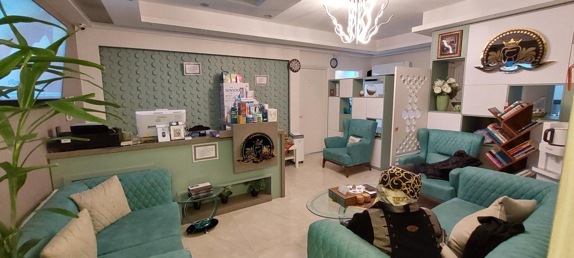 عکس دندانپزشکی دکتر حاجی پور