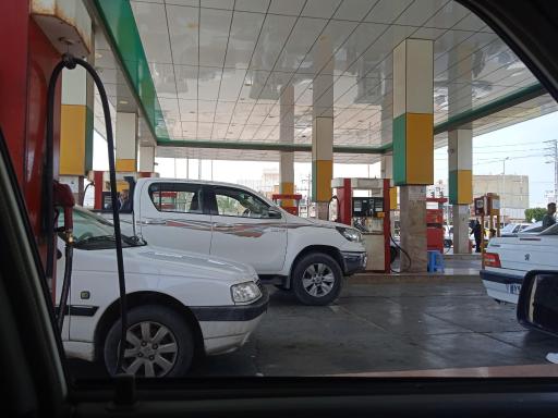 عکس پمپ بنزین شرکتی یک گناوه