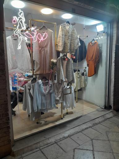 عکس صورتی بوتیک