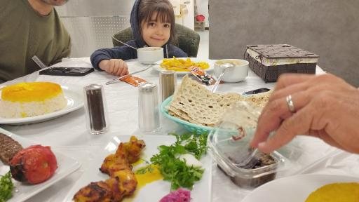 عکس تهیه غذای کاظمی