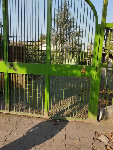 موسسه تولیدی دنیای گل بادلی