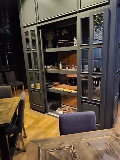 عکس کافه رستوران رزماری