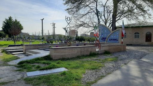 عکس گلزار شهدا آغوزبن