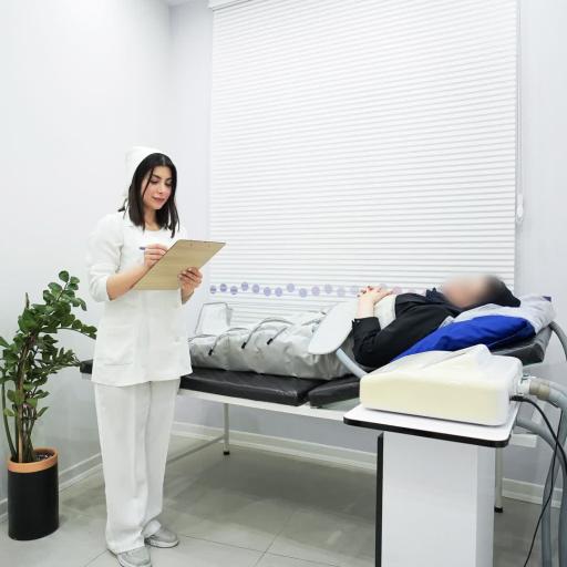 عکس کلینیک پوست  لیزر زیبایی مدیفیکا