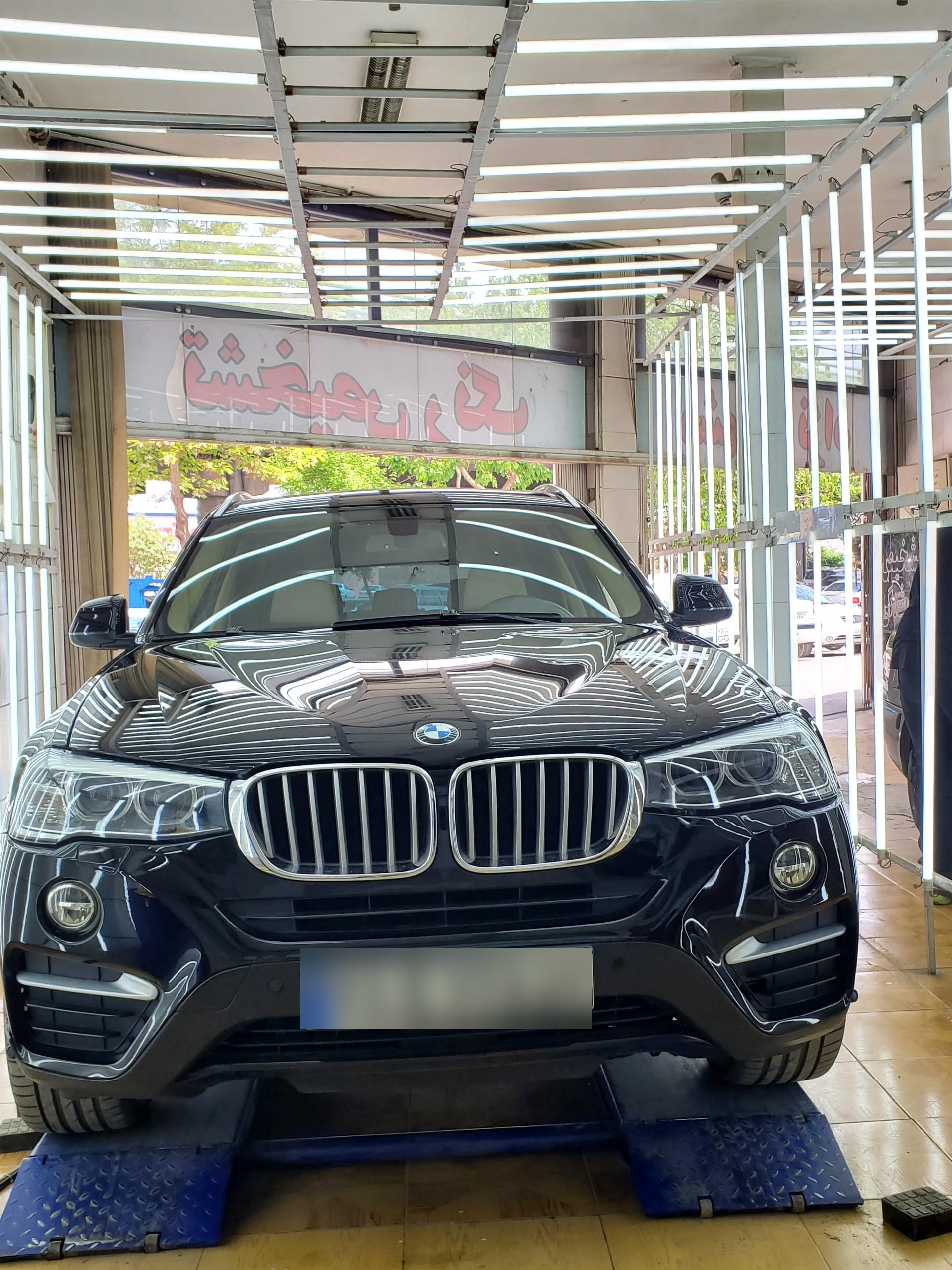 عکس تشخیص رنگ مشهدی نژاد