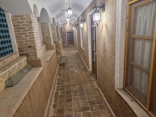 عکس هتل سنتی اسفنجان (خانه تاریخی طاهریان)