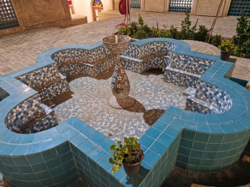 هتل سنتی اسفنجان (خانه تاریخی طاهریان)