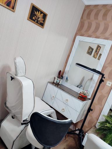 عکس سالن زیبایی زُحل