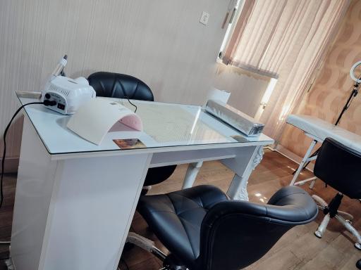 عکس سالن زیبایی زُحل