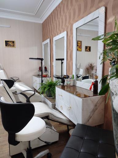 عکس سالن زیبایی زُحل