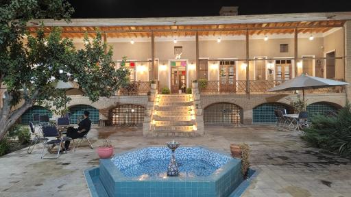 عکس هتل سنتی اسفنجان (خانه تاریخی طاهریان)