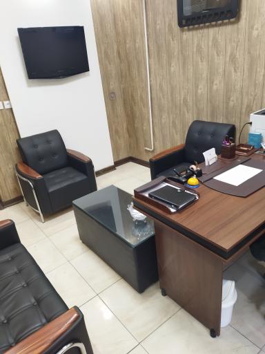 عکس آکادمی حرکت جدید