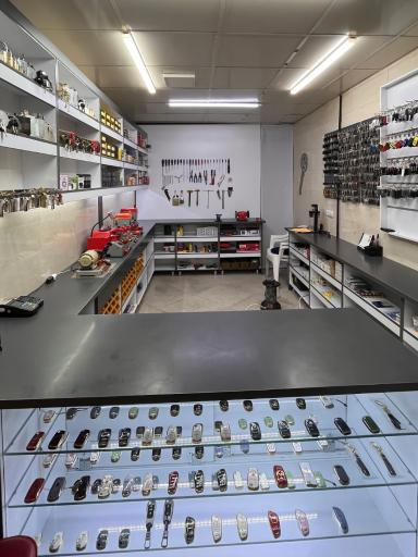 الوکلید فردیس اوستا نشان