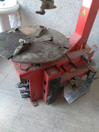 عکس تعمیرات تخصصی لاستیک درار