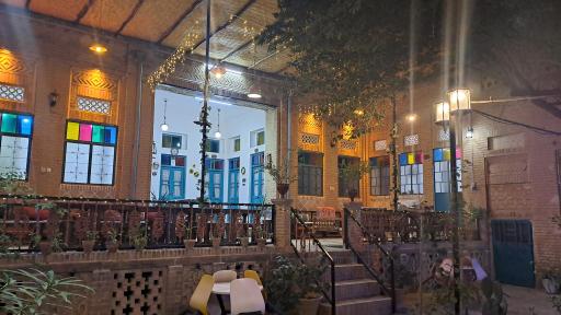 عکس هتل سنتی عمارت پدری
