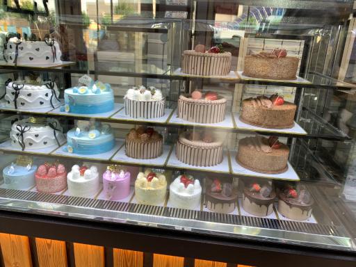 عکس نان و شیرینی شهرزاد