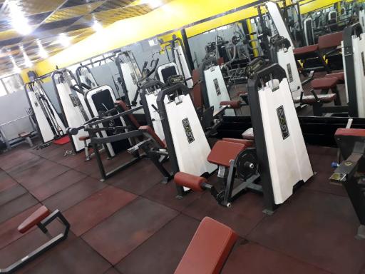 عکس مجموعه فرهنگی ورزشی هلال احمر