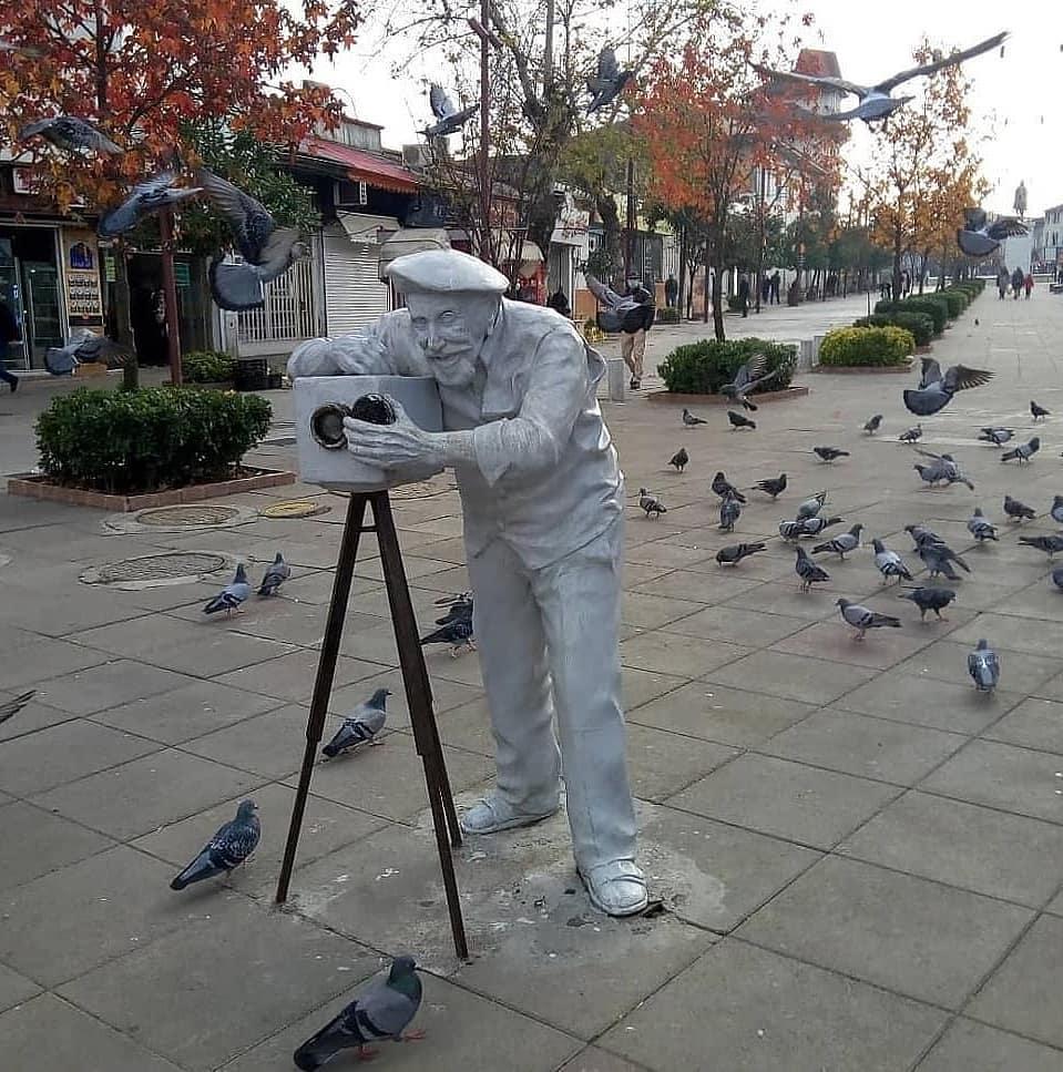 عکس تندیس پدر عکاسی گیلان (مرحوم ابراهیم دروی پور)