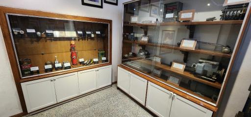 عکس موزه بنزین خانه آبادان