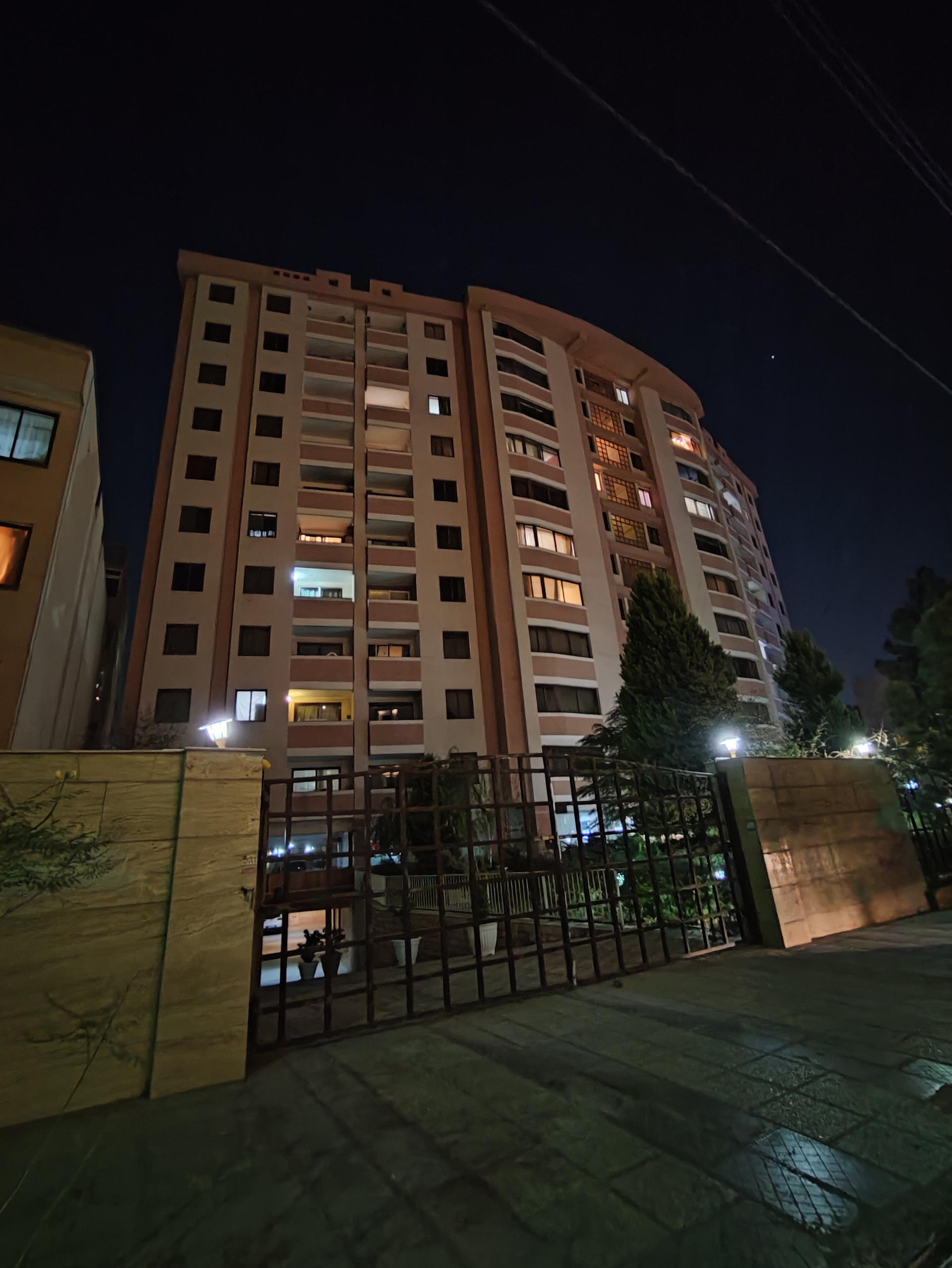 عکس برج بهارستان