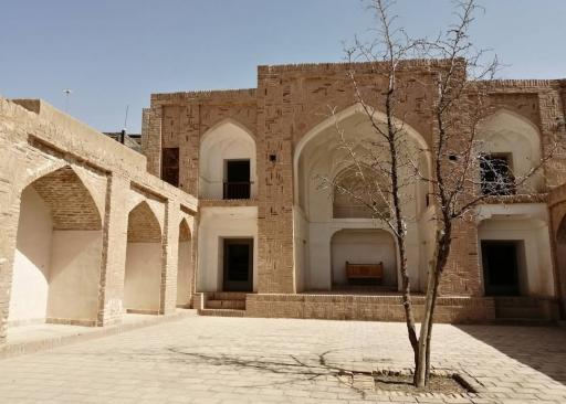 عکس بنای تاریخی خواجه خضر