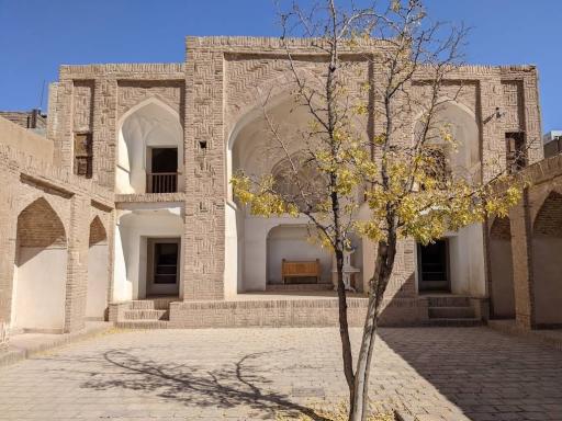 عکس بنای تاریخی خواجه خضر