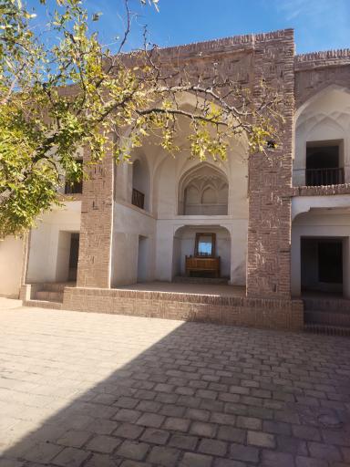 عکس بنای تاریخی خواجه خضر
