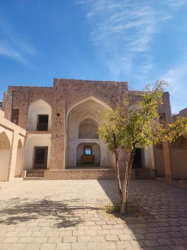 عکس بنای تاریخی خواجه خضر