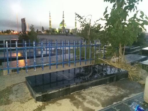 عکس آرامگاه حاج حسنعلی داودی