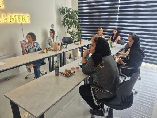 عکس فیشیال و پاکسازی پوست زهره