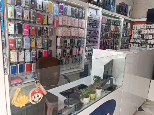عکس موبایل یوتل