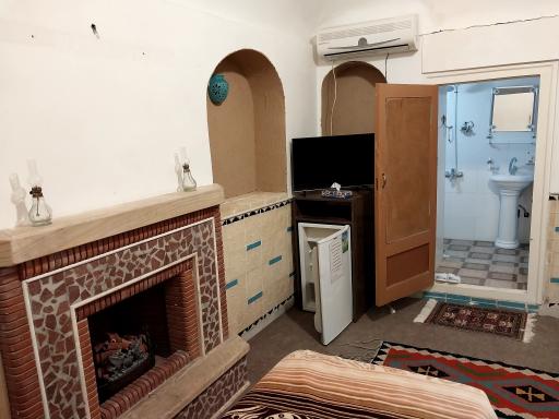اقامتگاه بومگردی خشت آباد