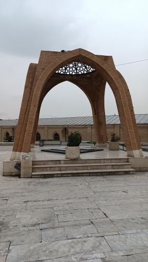 عکس یادمان شهدای گمنام باغ موزه قصر