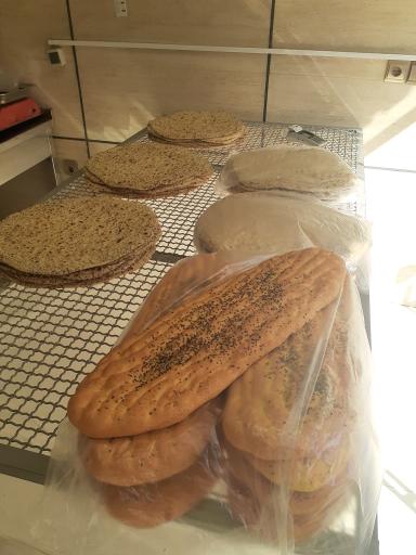 عکس نان فروشی خاله فرشته