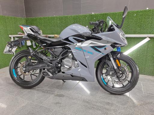 عکس مرکز زیبایی خودرو کلاسیک(سرامیک،پولیش و...)