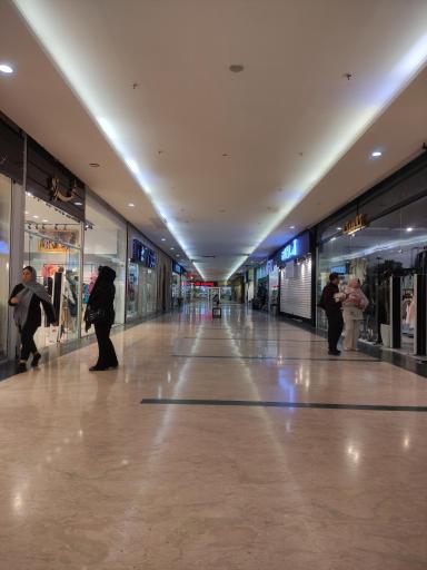 عکس مرکز خرید پدیده