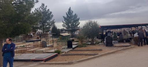 عکس آرامستان قصر قمشه