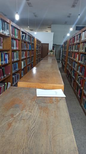 عکس کتابخانه دکتر سالاریه 