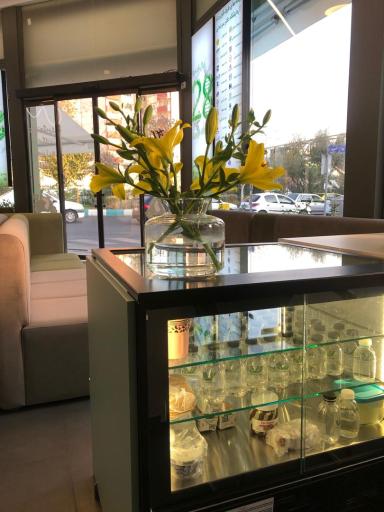 عکس آزمایشگاه دکتر سرخه ای