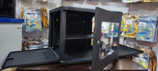 عکس رک سرور و شبکه