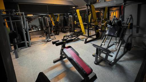 عکس باشگاه بدنسازی و رزمی برنده