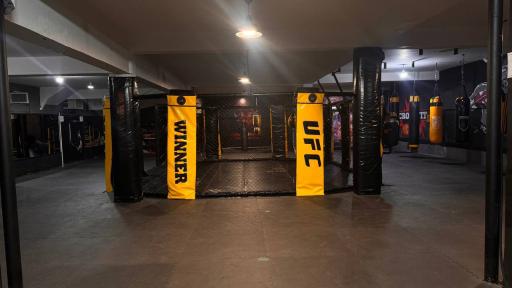 عکس باشگاه بدنسازی و رزمی برنده