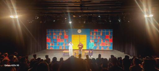 عکس تماشاخانه ملک